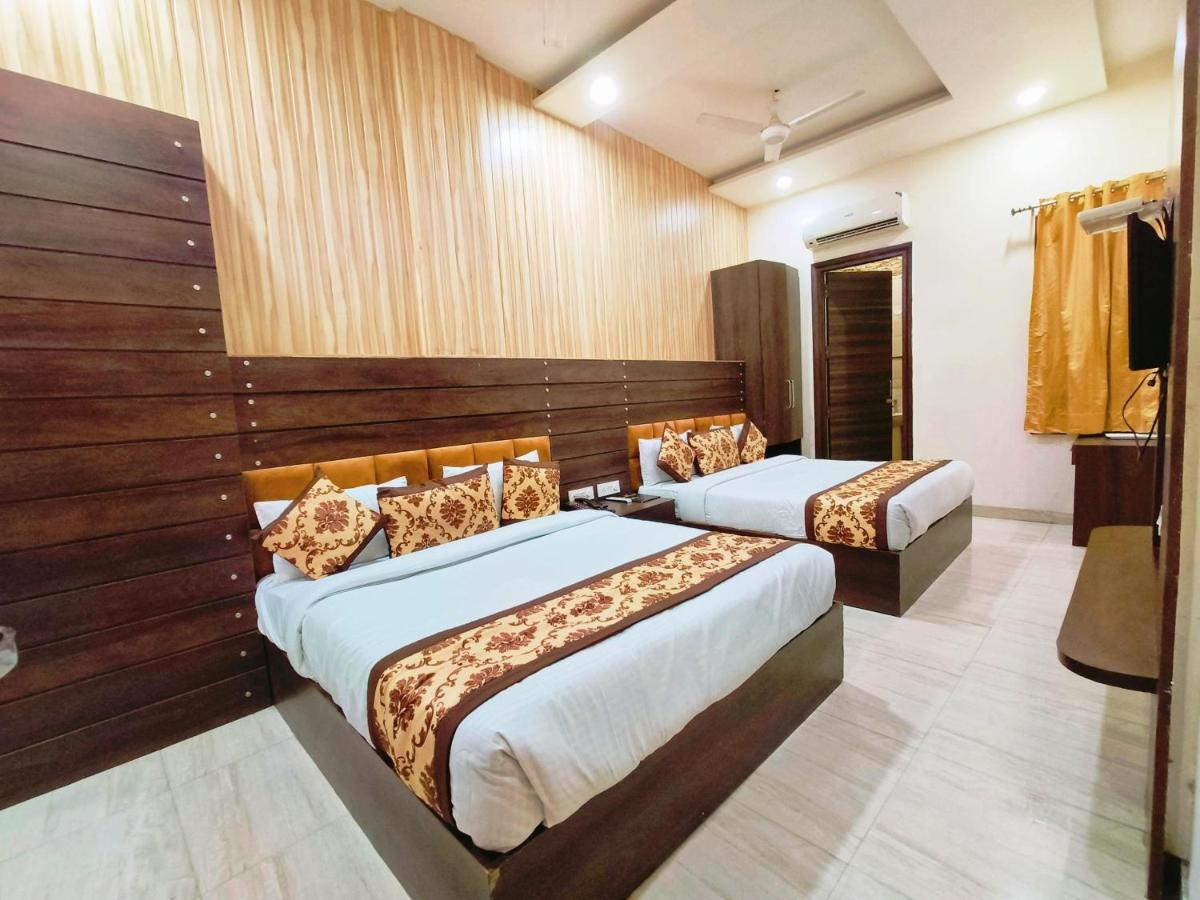 Hotel Royals Grand Galaxy Amritsar Exteriör bild